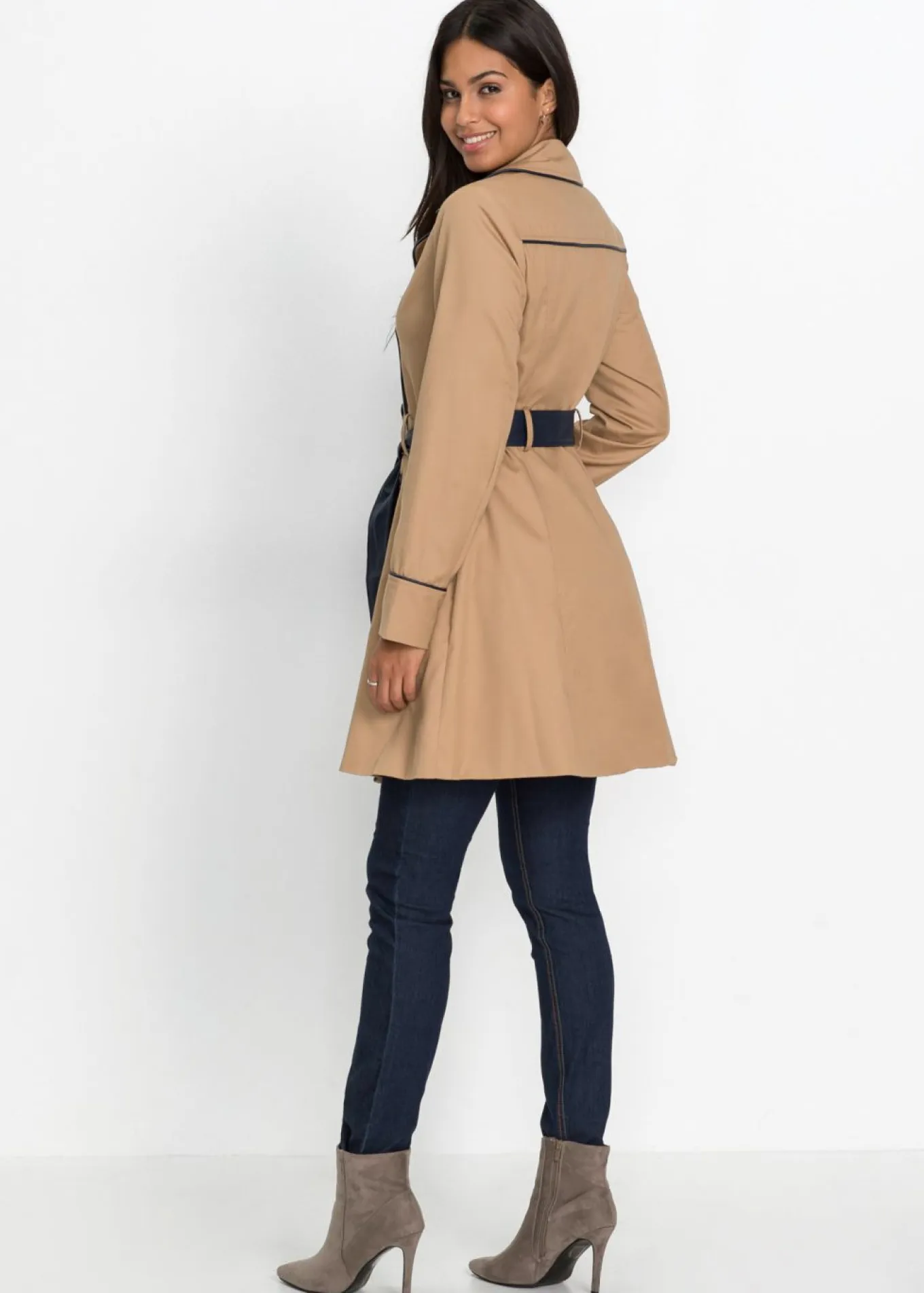 Abrigo gabardina de doble botonadura