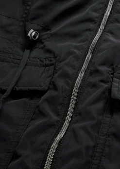 Abrigo ligeramente acolchado con cordón