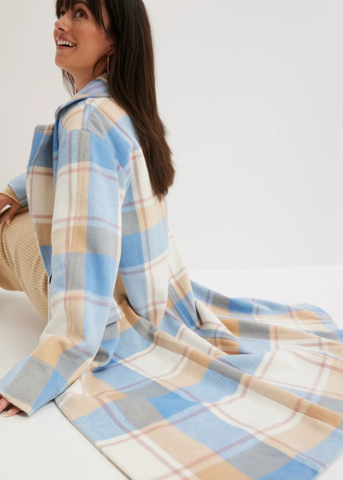 Abrigo oversize con look de lana
