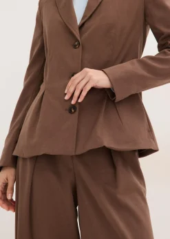 Americana con pliegues