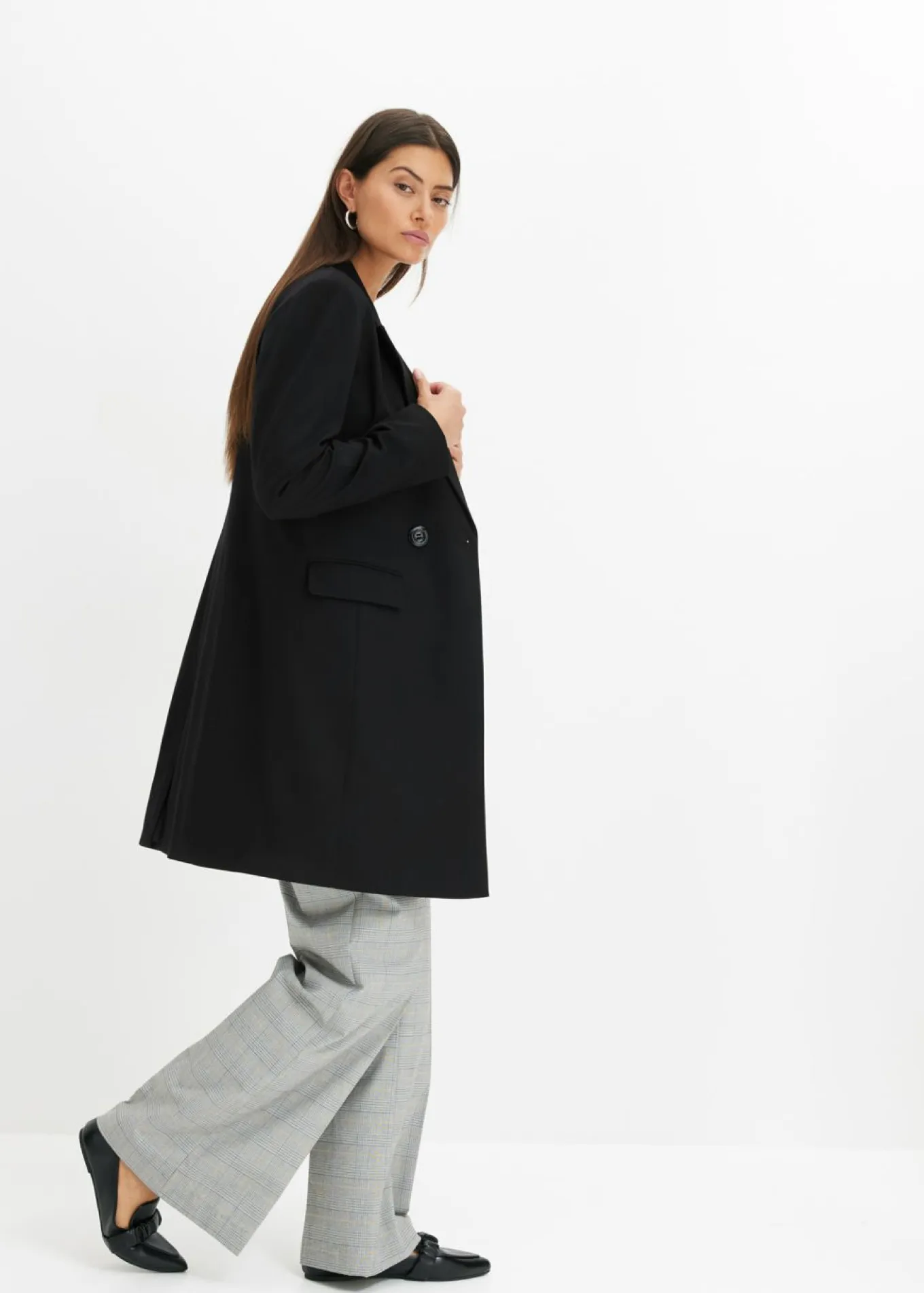 Americana larga con escote en V y mangas largas