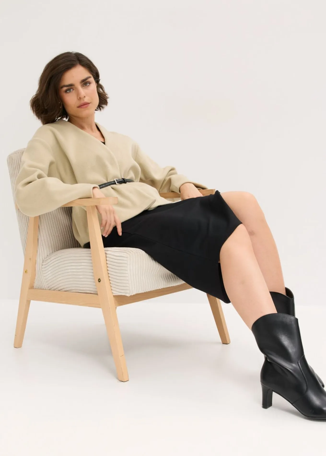 Americana oversized con cinturón en efecto lana, sin forro