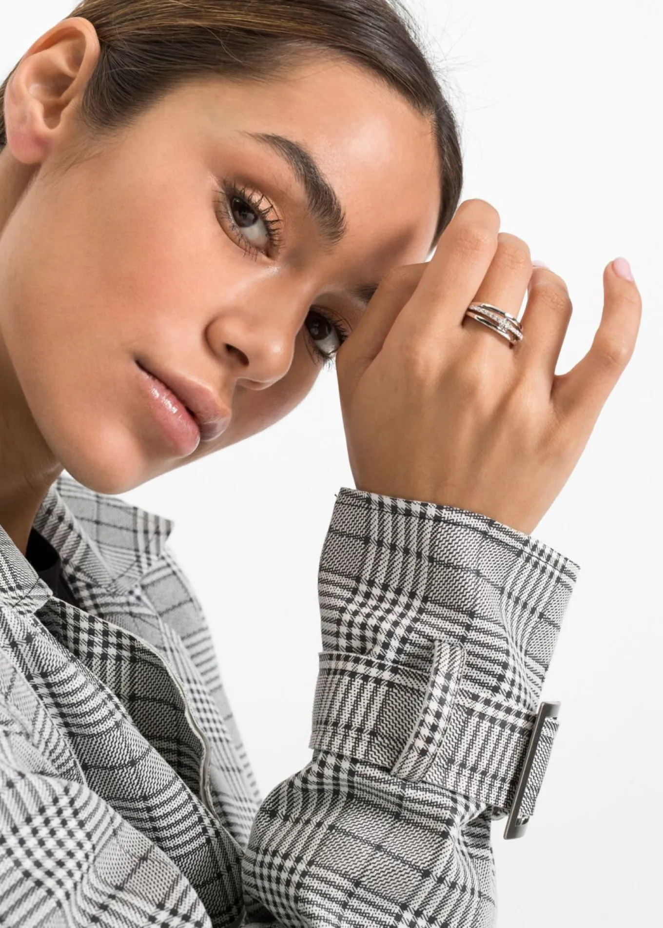 Anillo con cristales