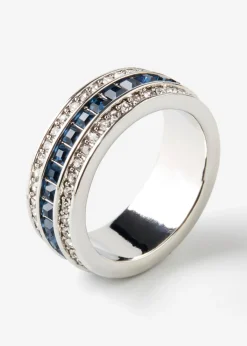 Anillo decorado con piedras brillantes