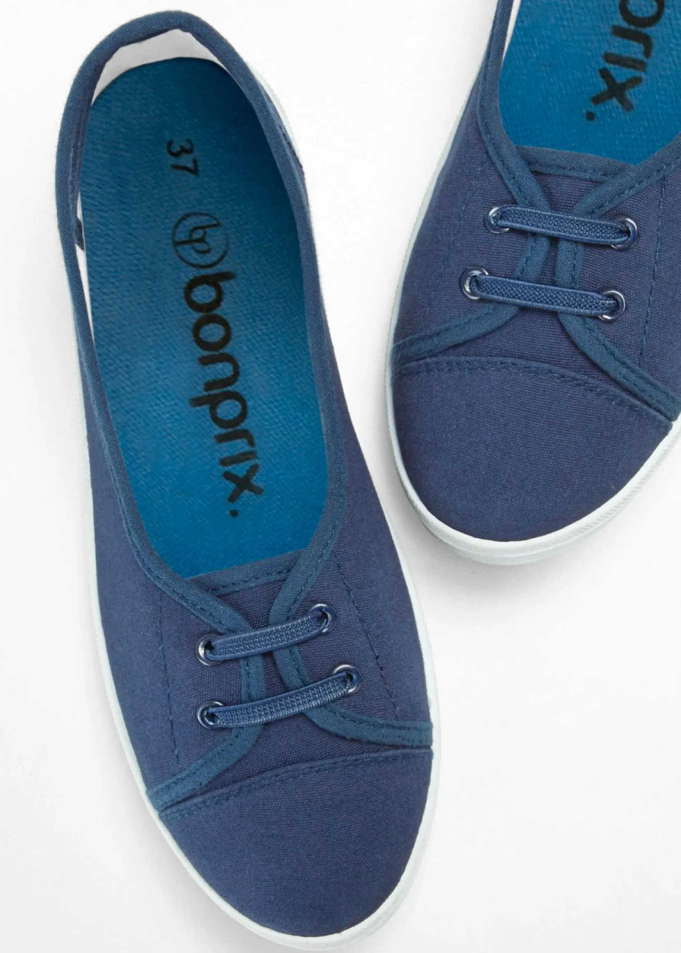 Bailarinas con cordones decorativos