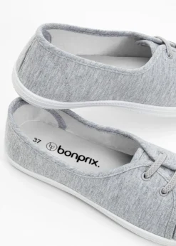 Bailarinas con cordones decorativos