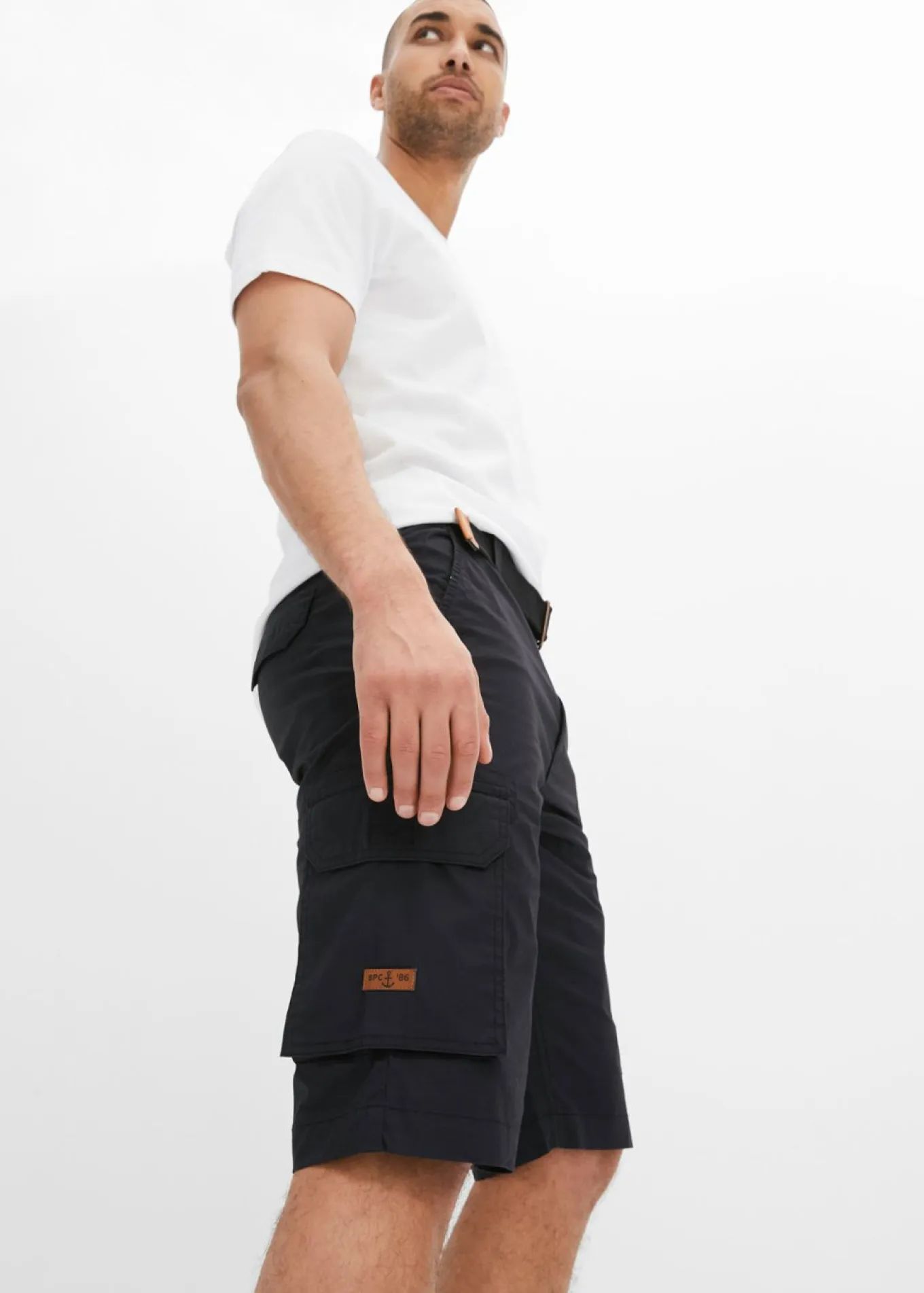 Bermuda cargo con cintura y cinturón cómodos, regular fit