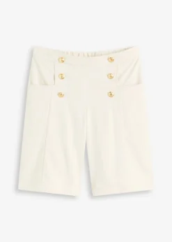 Bermudas con botones decorativos