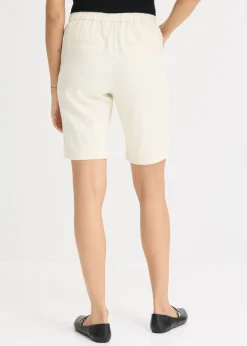 Bermudas con botones decorativos
