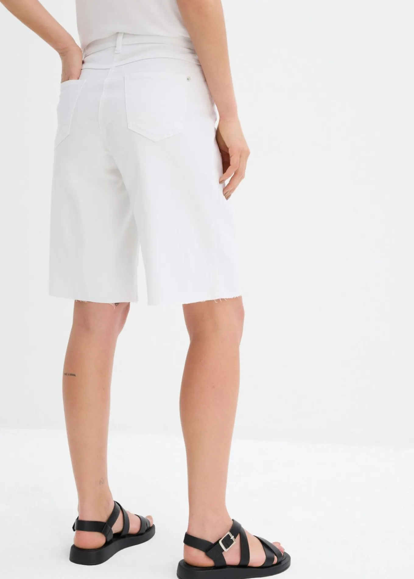 Bermudas con dobladillo abierto