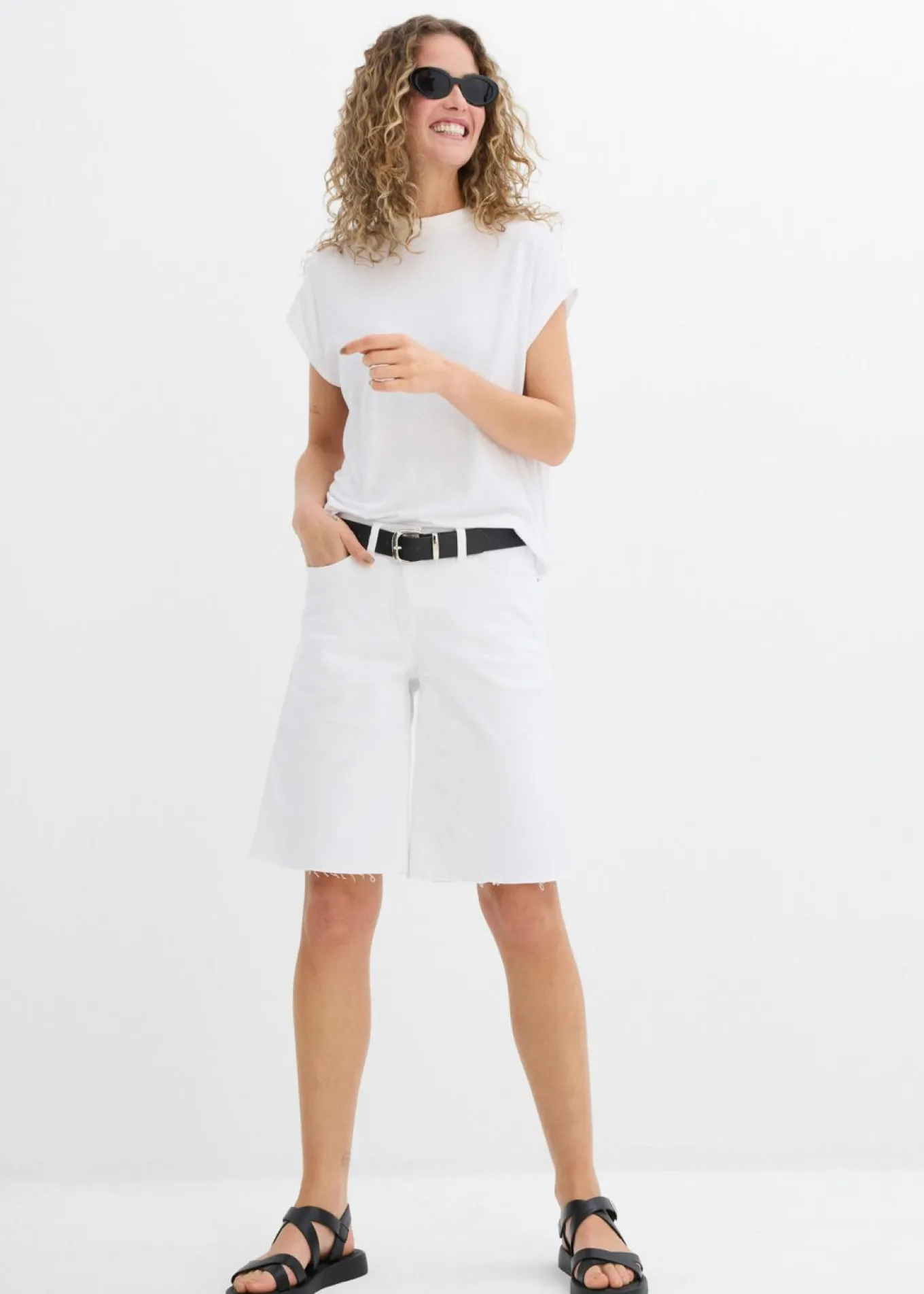 Bermudas con dobladillo abierto