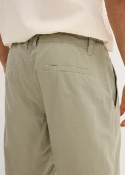 Bermudas con lino y corte regular