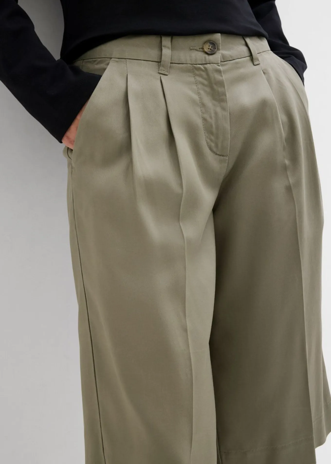Bermudas de lyocell fluido