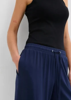 Bermudas de punto de viscosa fluida