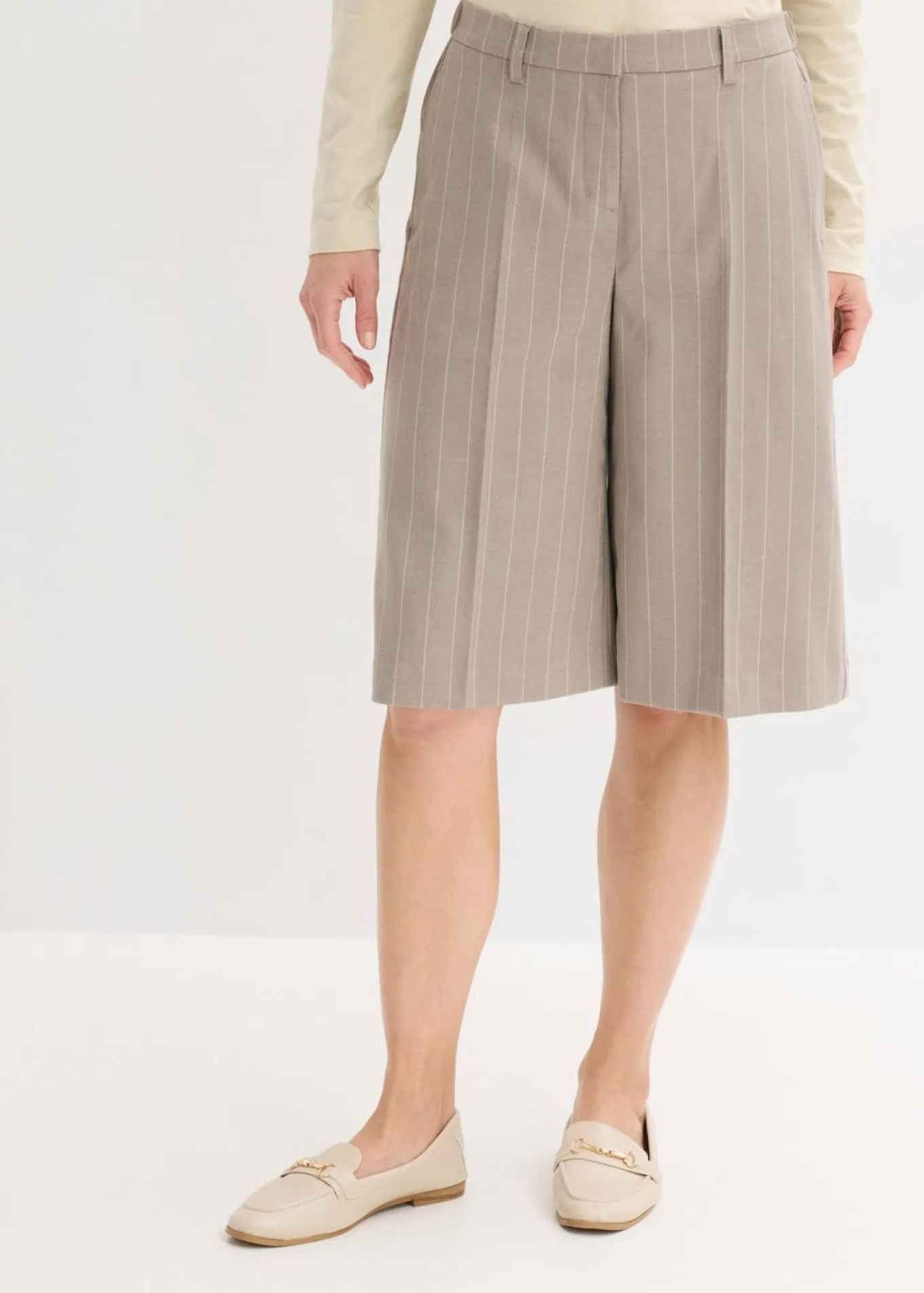 Bermudas de raya diplomática con pinzas