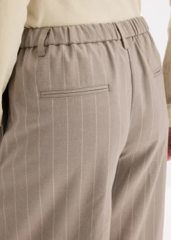 Bermudas de raya diplomática con pinzas