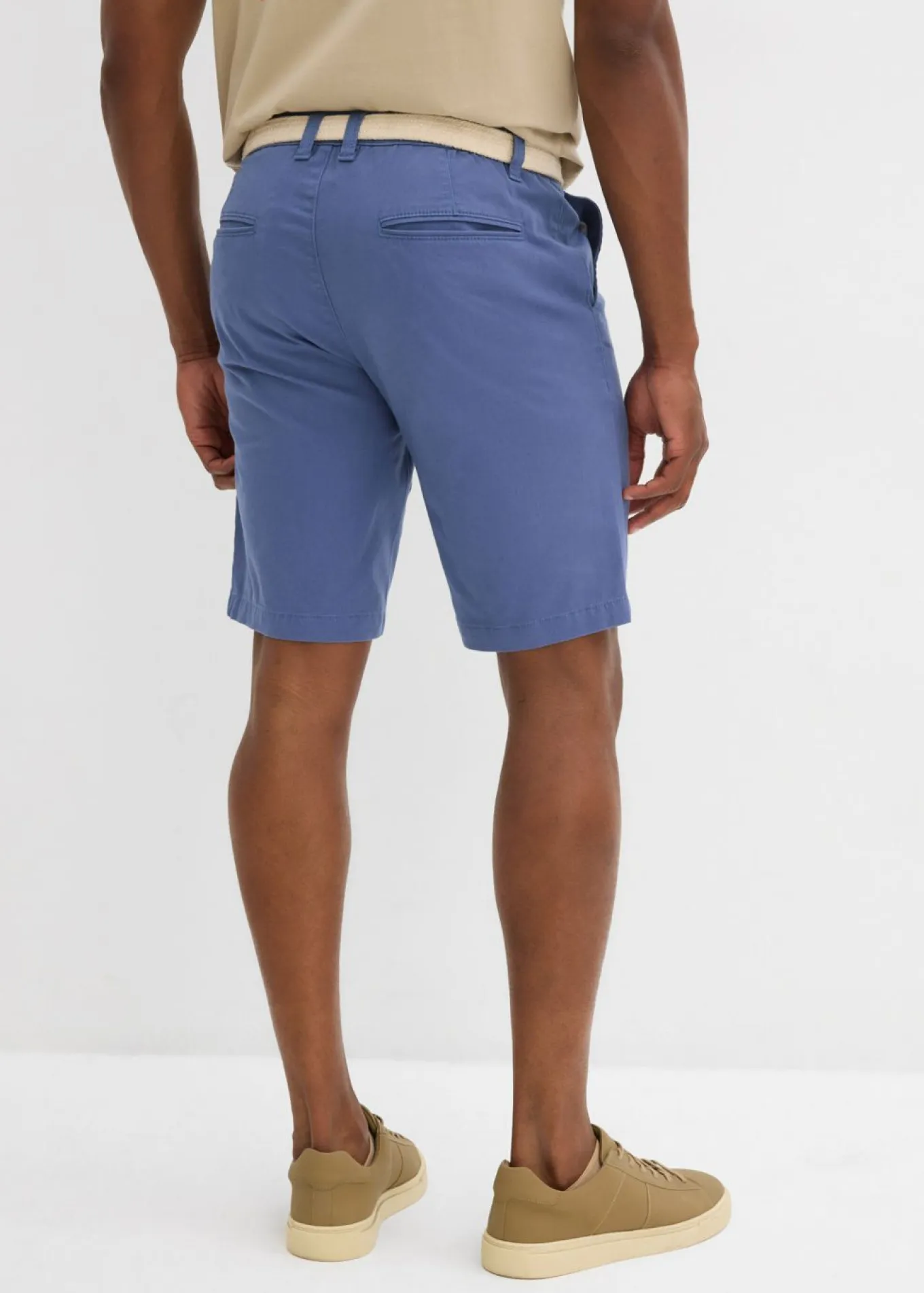 Bermudas elásticas con cinturón y corte regular