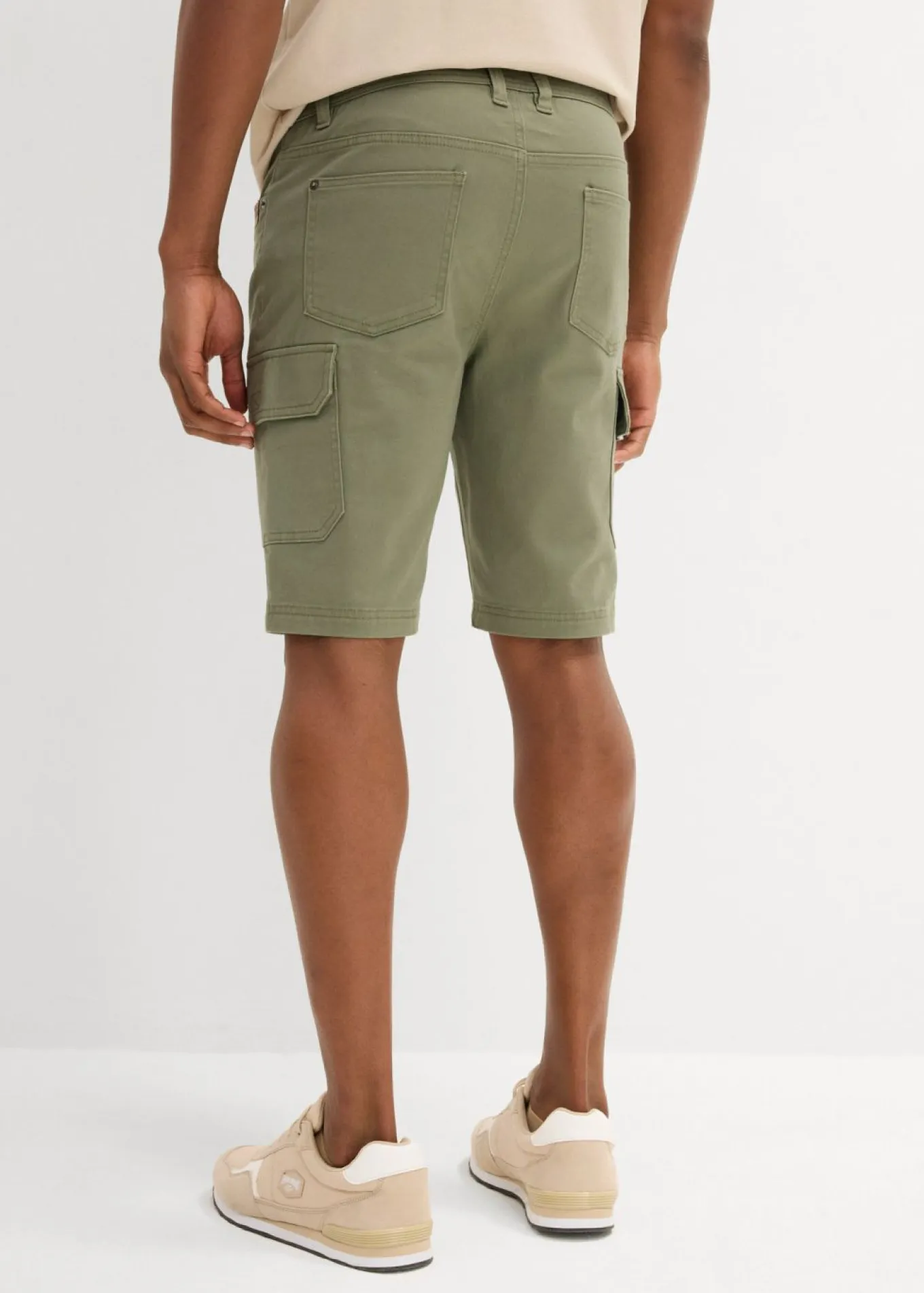 Bermudas elásticas con corte ajustado