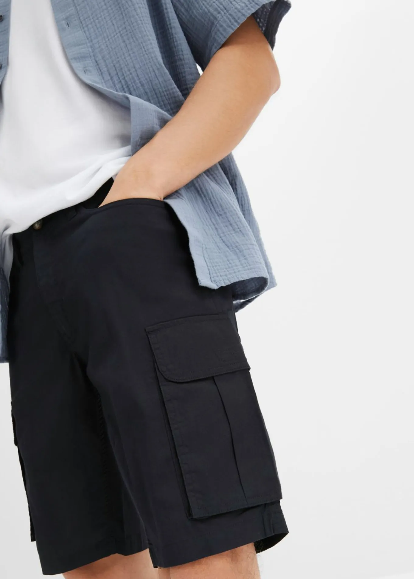 Bermudas elásticas tipo cargo con corte regular