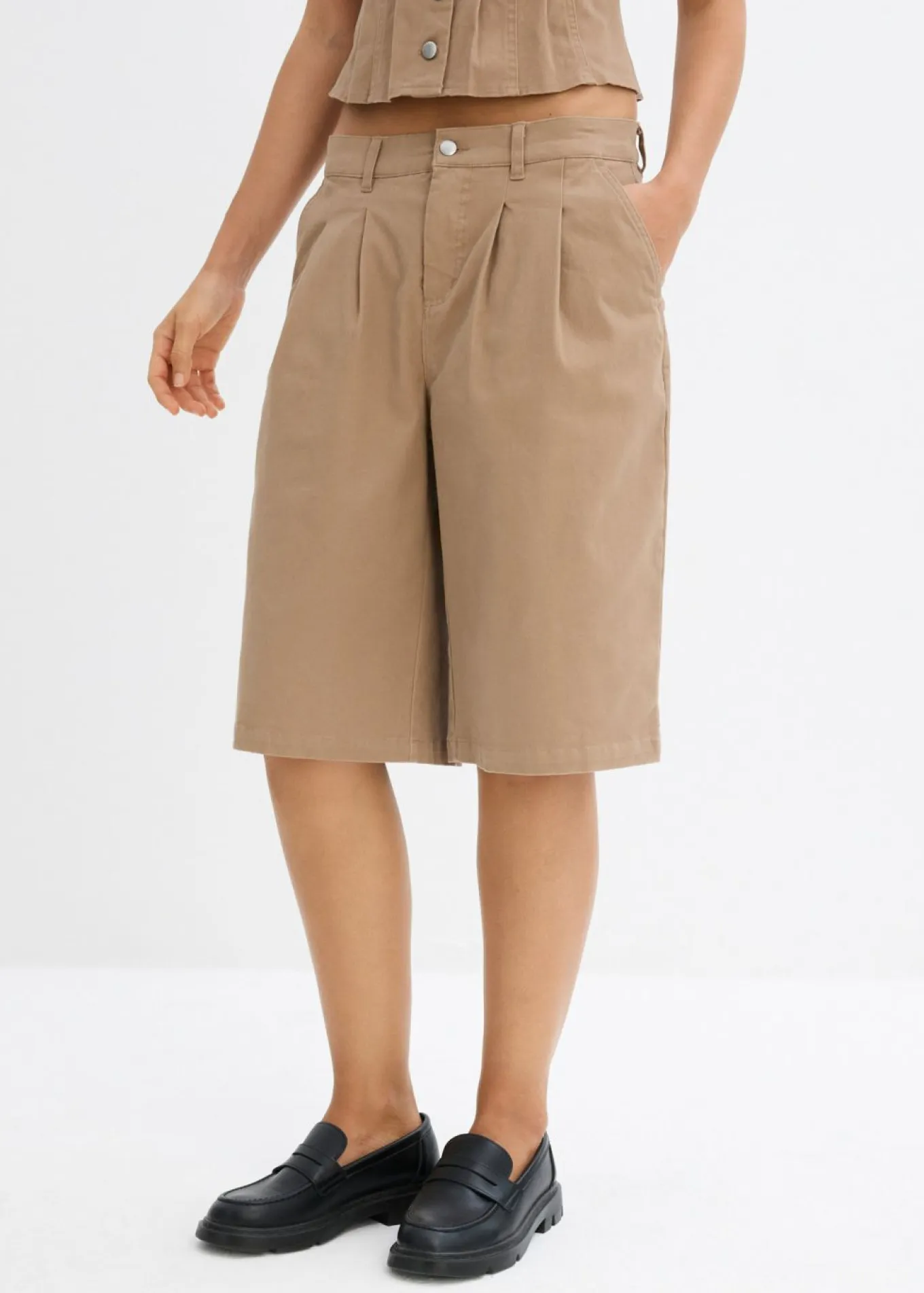 Bermudas largas de mezcla de algodón elástico