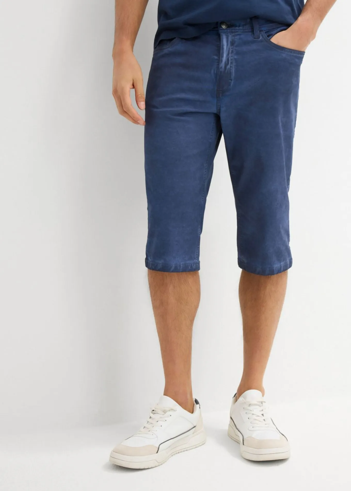 Bermudas largas elásticas con aspecto lavado, regular fit