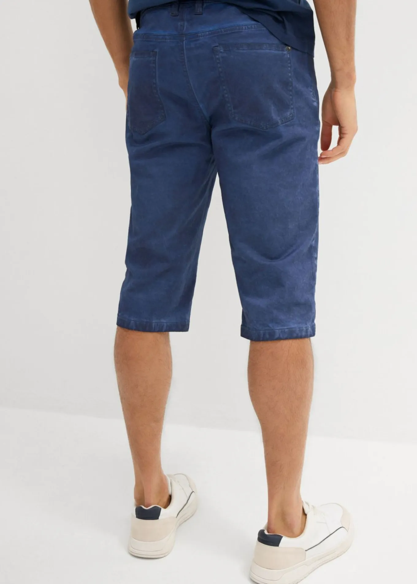 Bermudas largas elásticas con aspecto lavado, regular fit