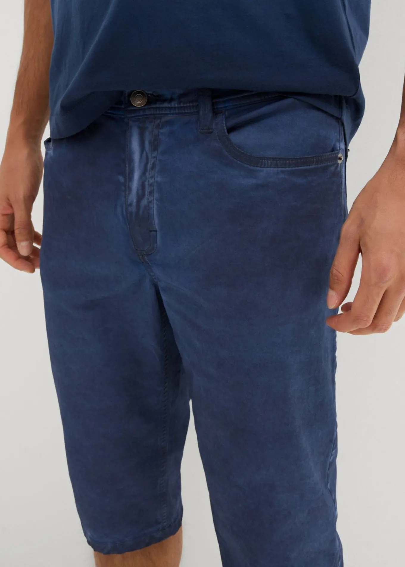 Bermudas largas elásticas con aspecto lavado, regular fit