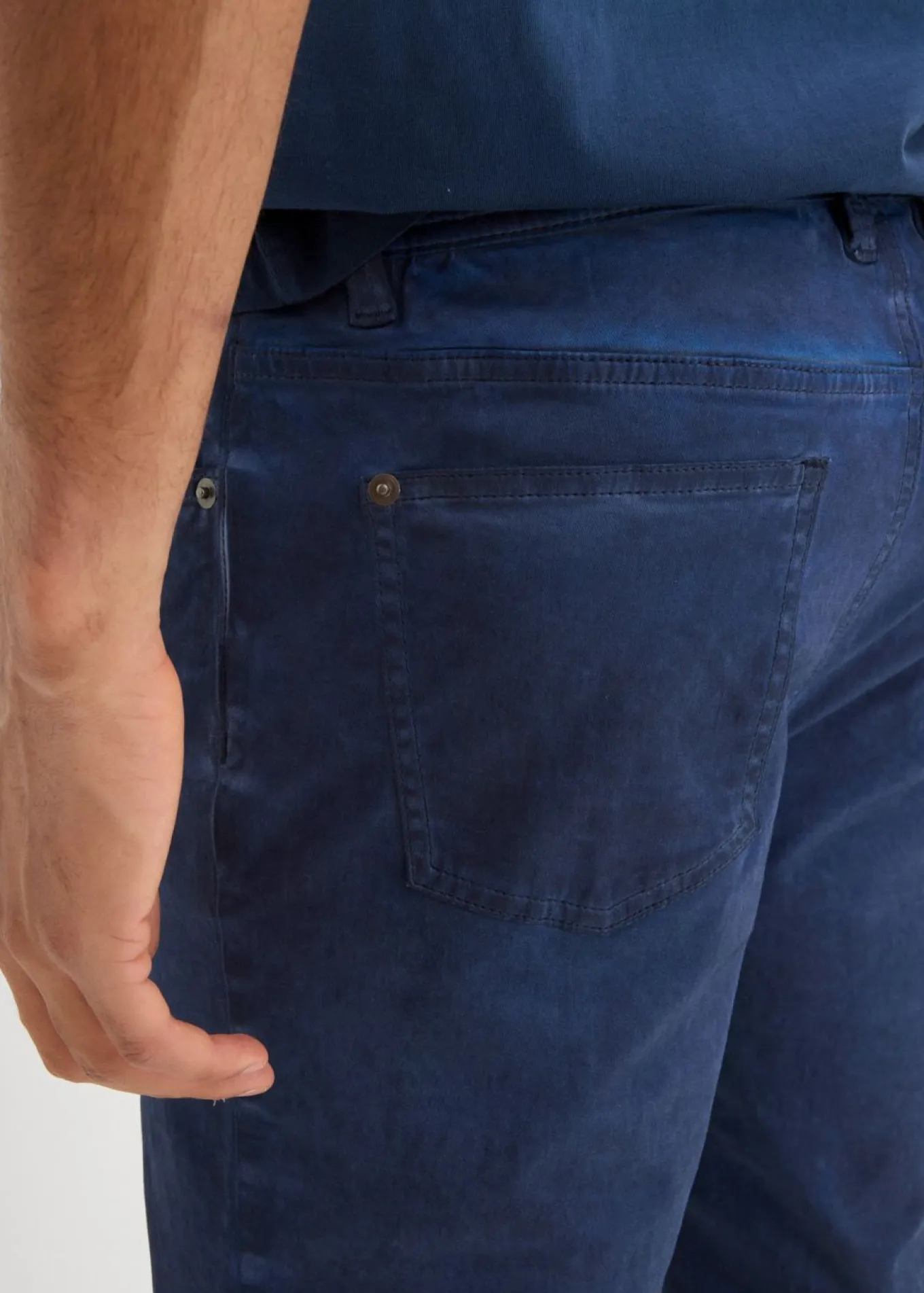 Bermudas largas elásticas con aspecto lavado, regular fit