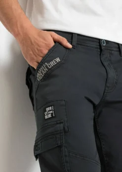 Bermudas largas elásticas, con bolsillos cargo, regular fit