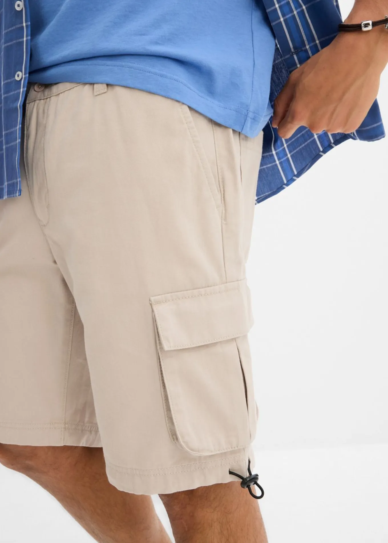 Bermudas tipo cargo con cinturilla elástica y corte regular
