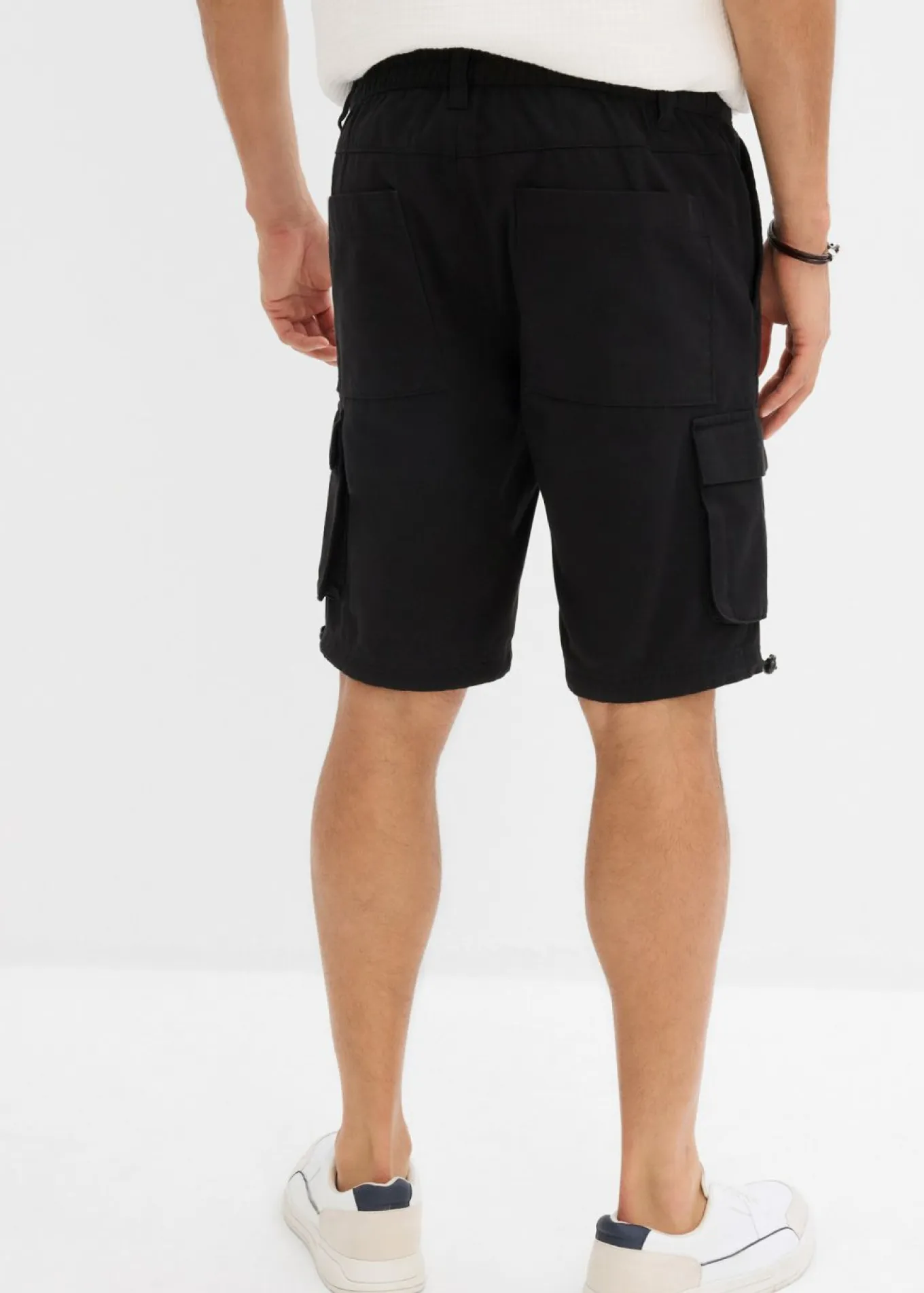 Bermudas tipo cargo con cinturilla elástica y corte regular
