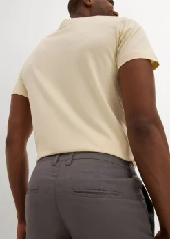 Bermudas tipo chino con lino y corte regular
