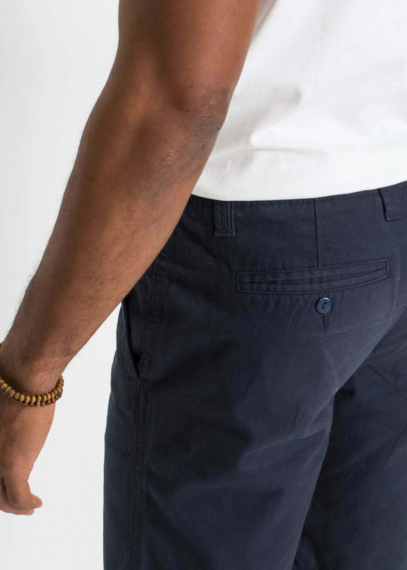 Bermudas tipo chino de algodón puro con corte recto