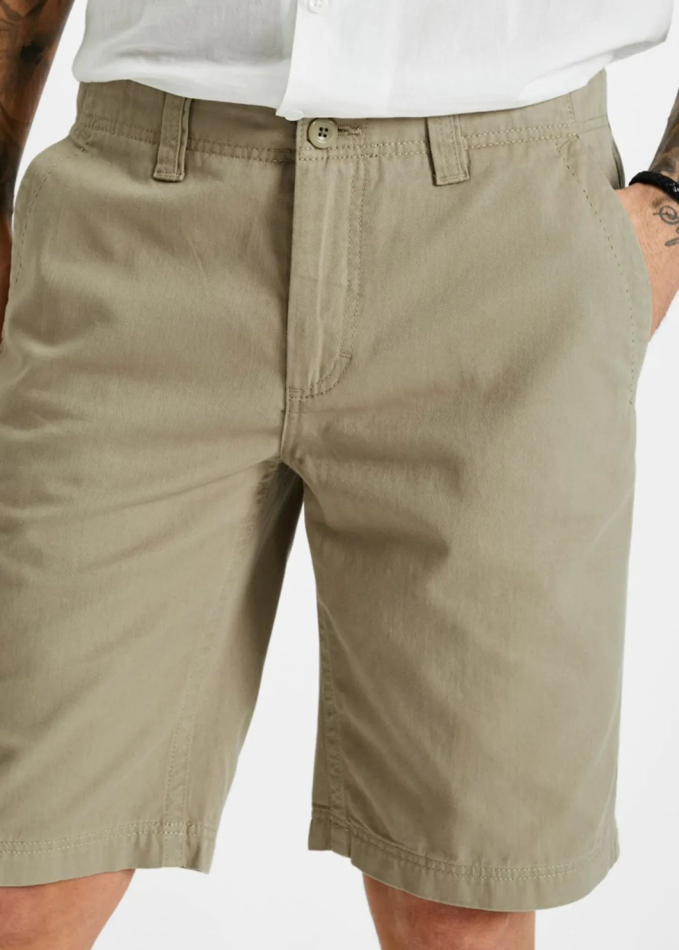 Bermudas tipo chino de algodón puro con corte recto