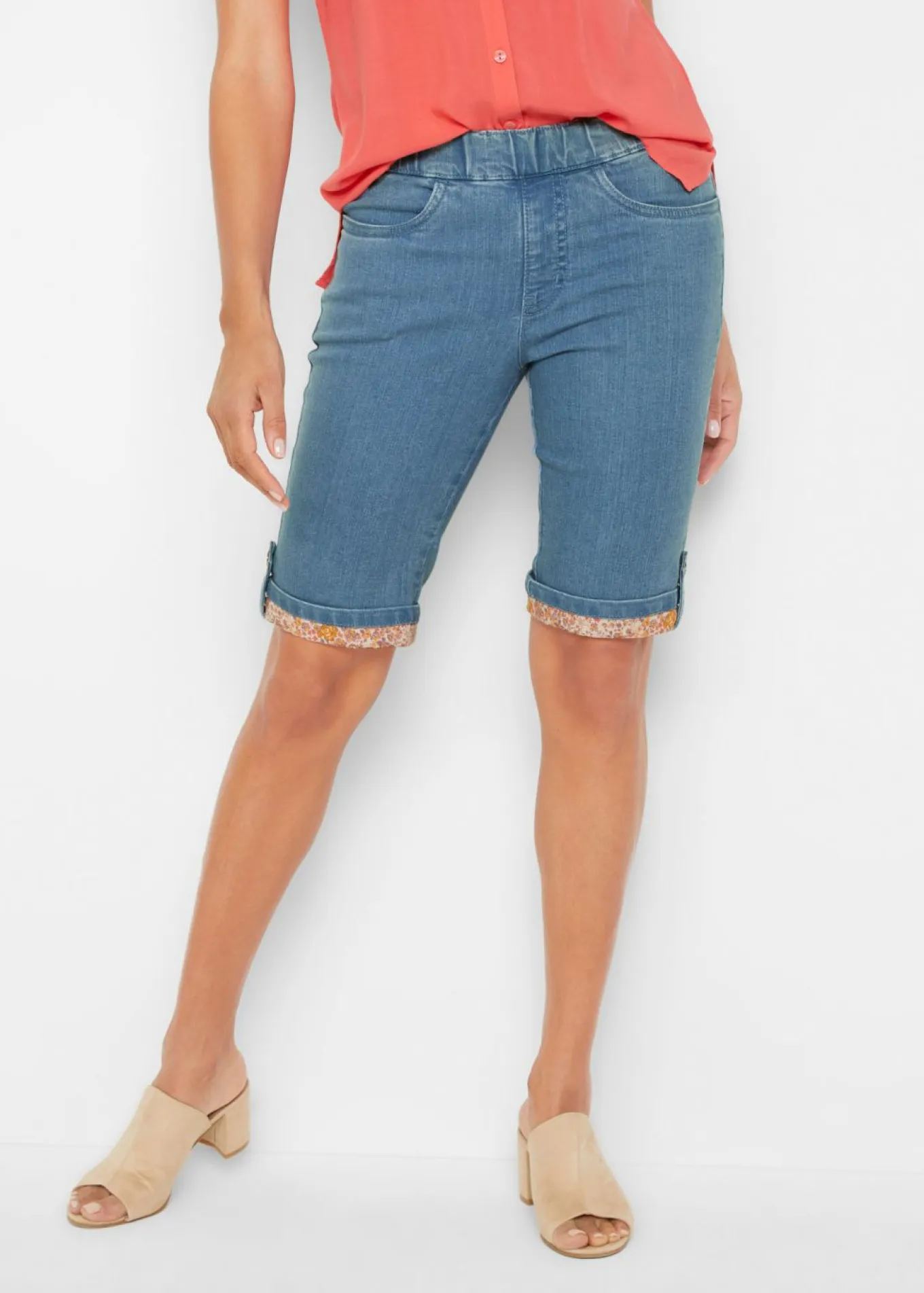 Bermudas vaqueras con dobladillo de color