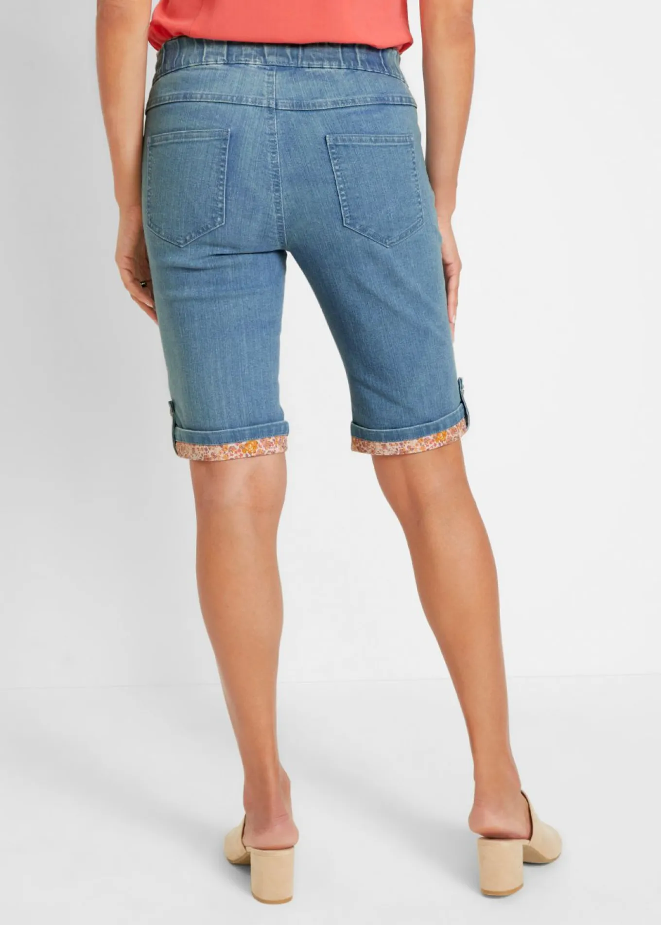 Bermudas vaqueras con dobladillo de color