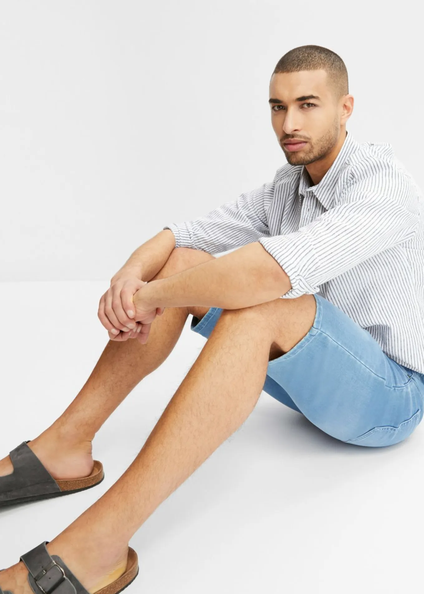 Bermudas vaqueras de chándal con corte cómodo y regular
