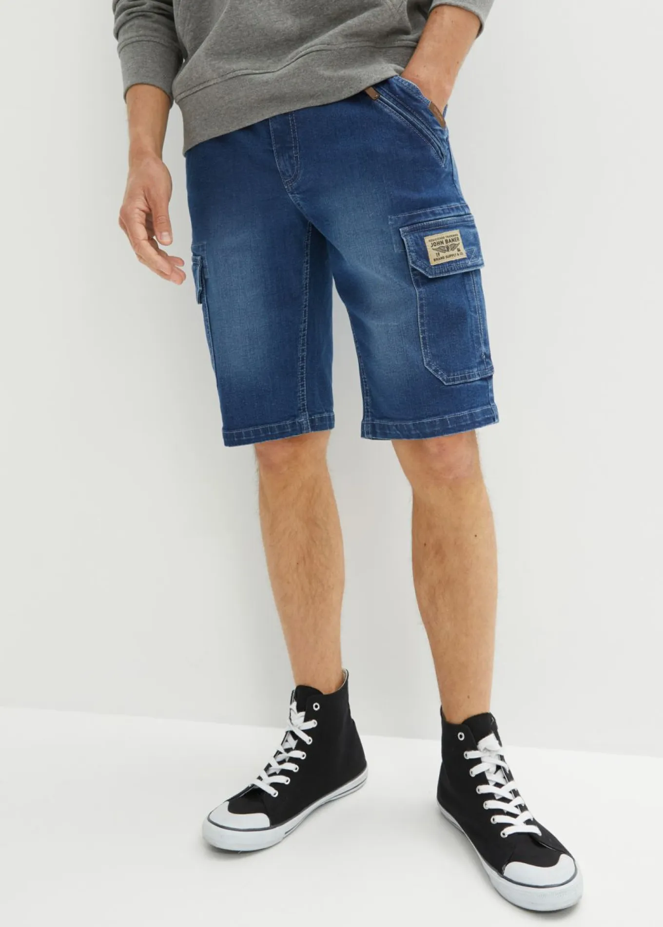 Bermudas vaqueras elásticas tipo cargo con corte regular