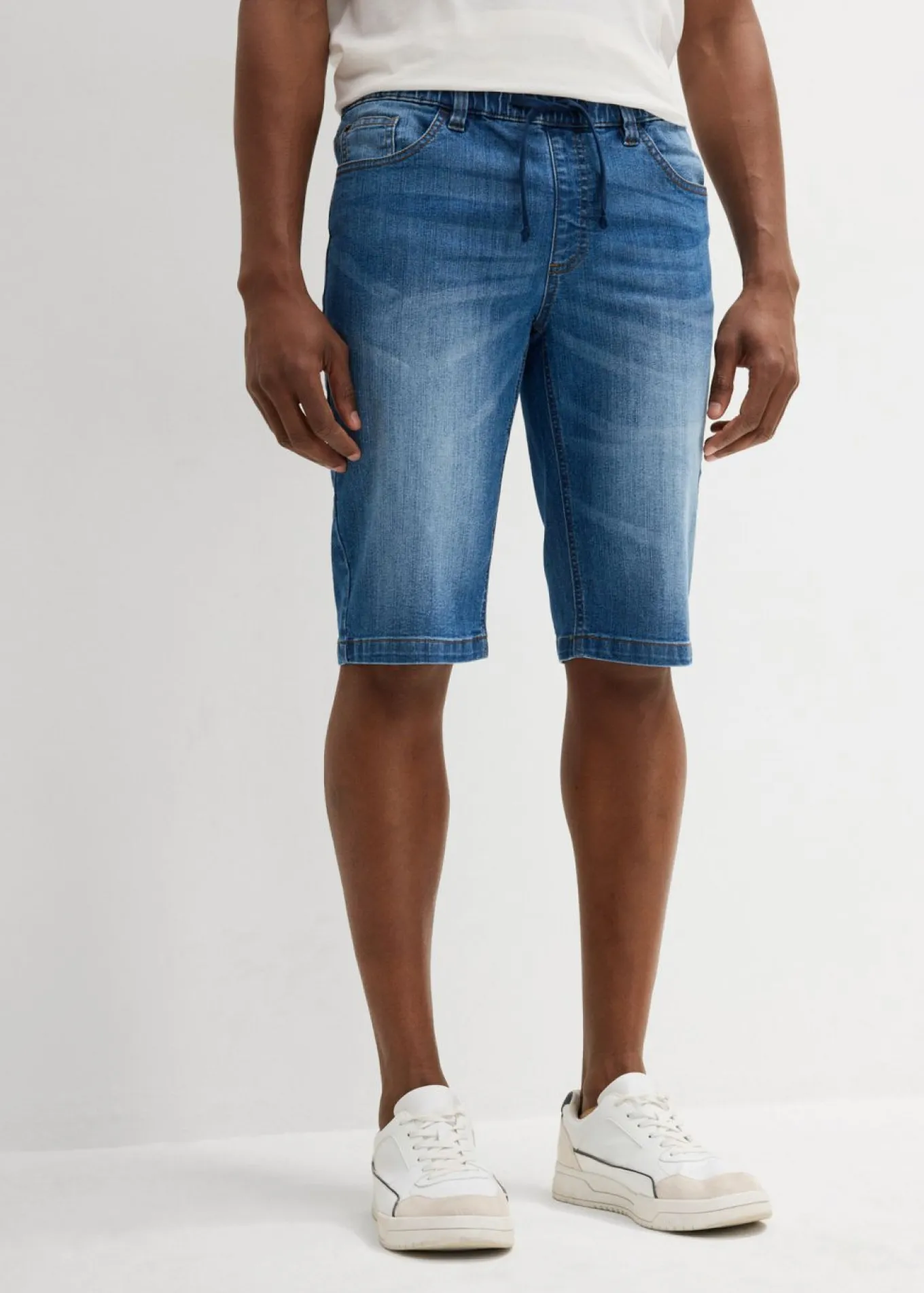Bermudas vaqueras largas tipo chándal con corte regular