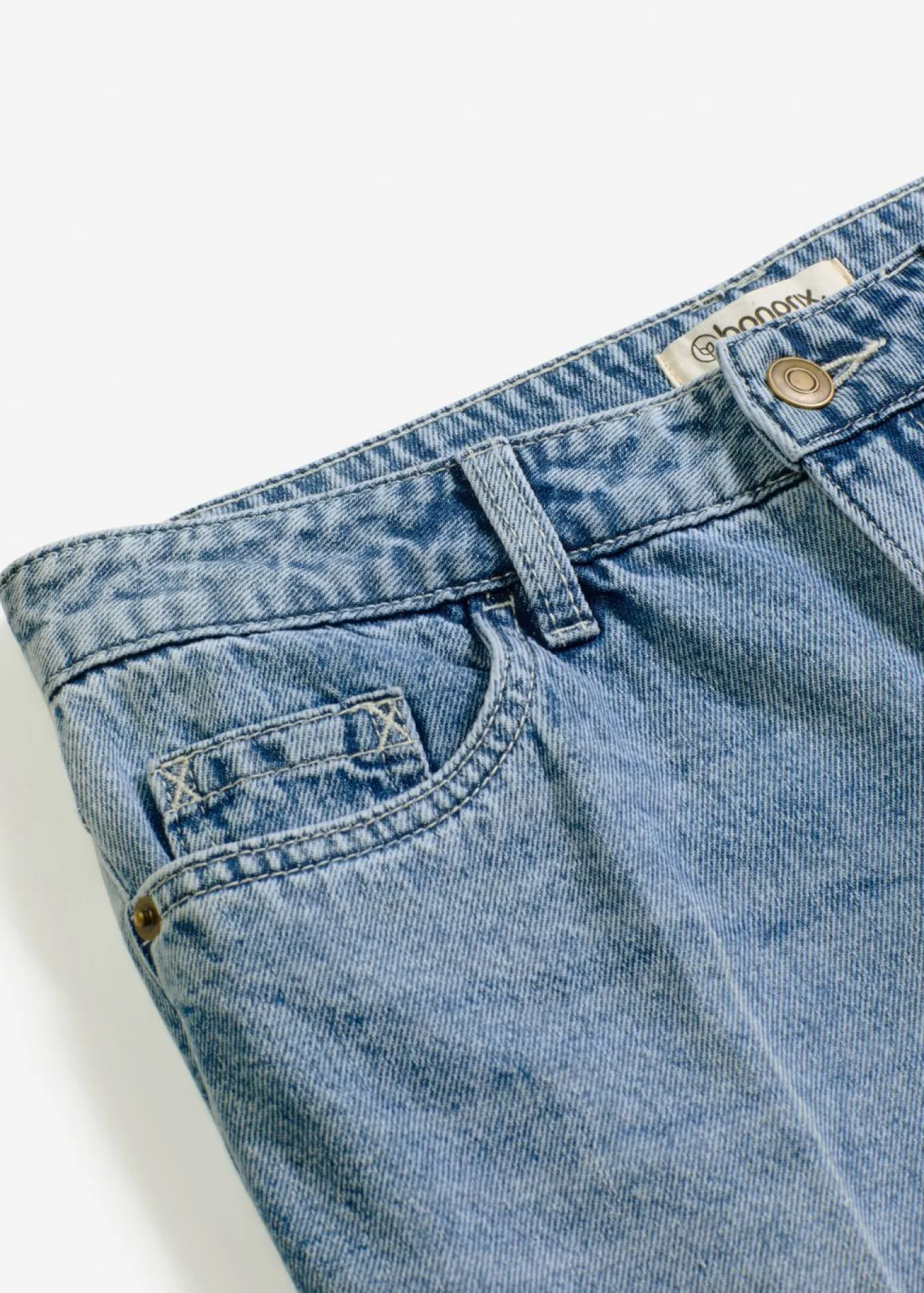 Bermudas vaqueras mid waist, low stretch