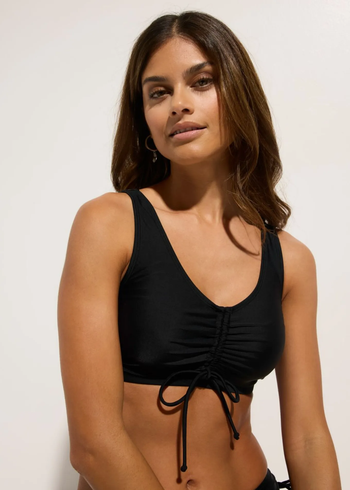 Bikini tipo bustier (2 piezas) con cintas para anudar