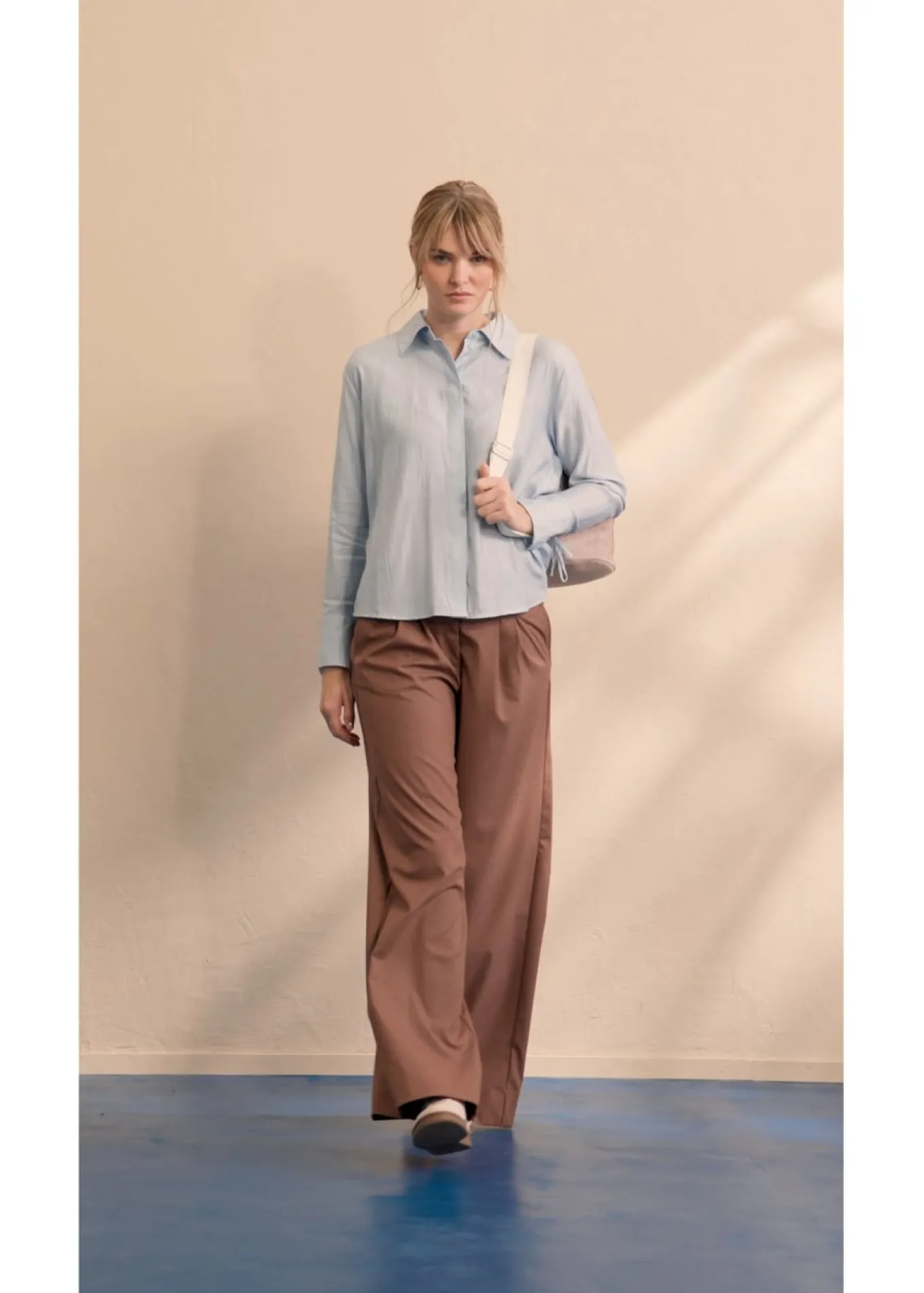 Blusa camisera de mezcla de viscosa fluida