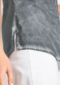 Blusa cold-dye de manga corta en algodón sostenible