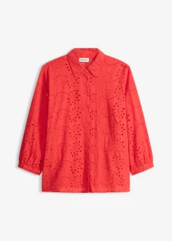 Blusa con bordado calado