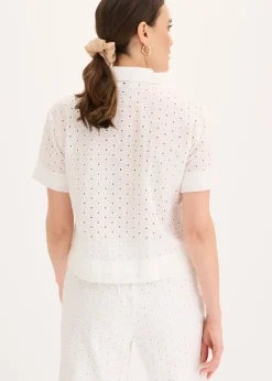 Blusa con bordado calado