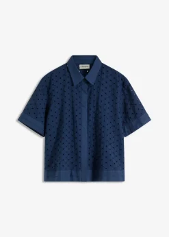 Blusa con bordado calado