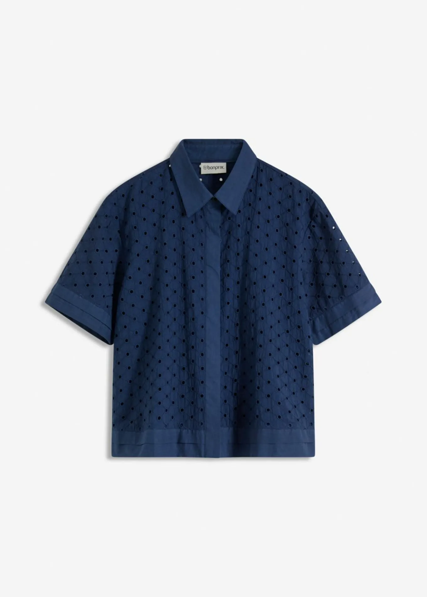 Blusa con bordado calado