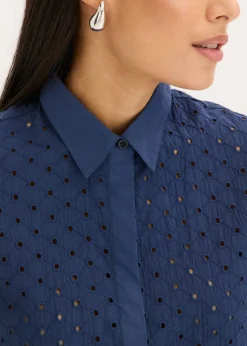 Blusa con bordado calado