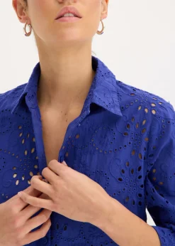 Blusa con bordado calado