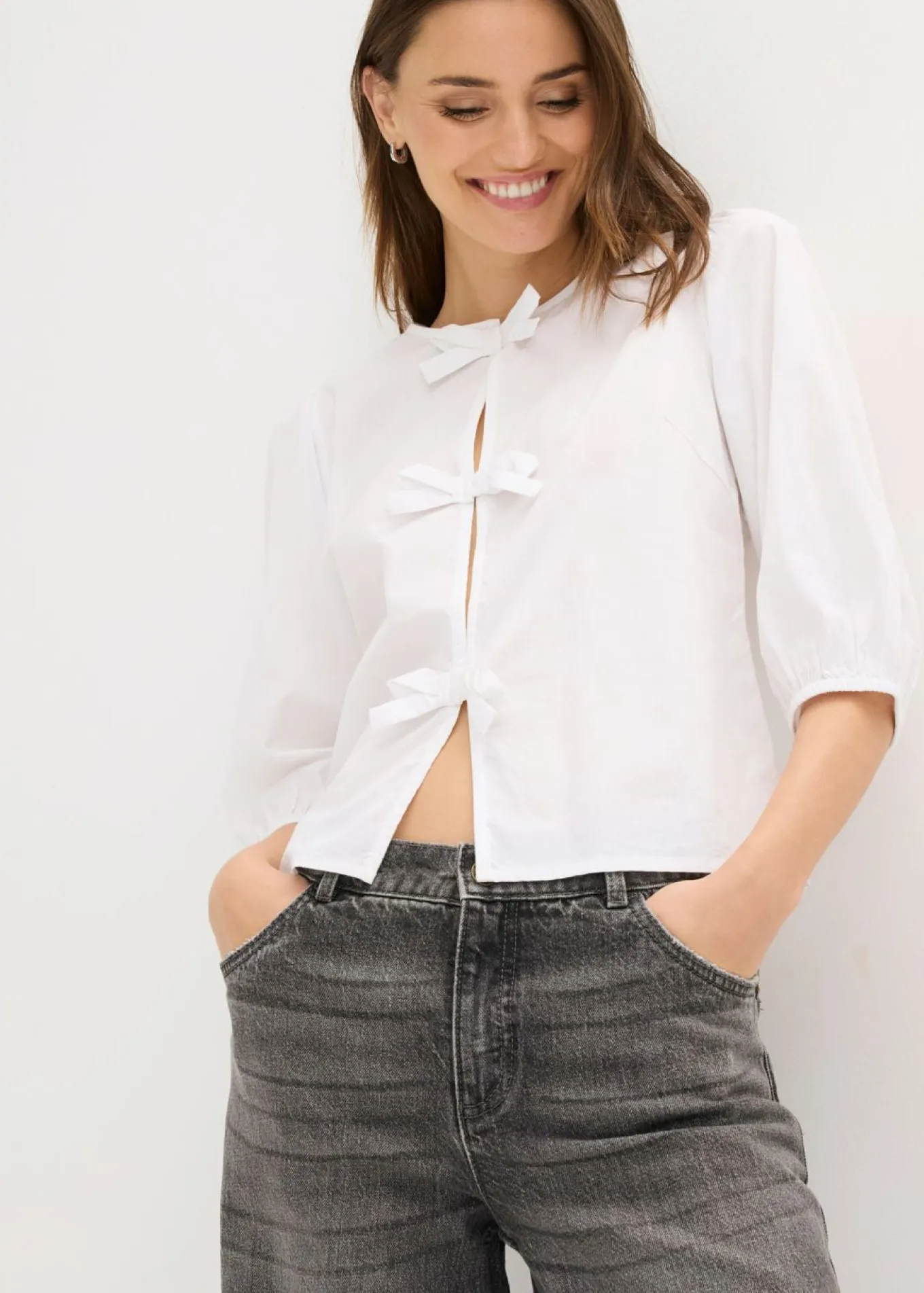 Blusa con detalle de lazo